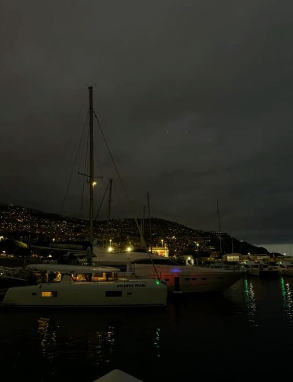 Chill weekend on a boat (one night+breakfast+bike) - Image 7