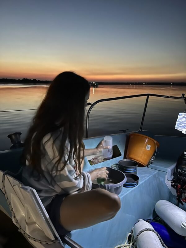 Chill weekend on a boat (one night+breakfast+bike) - Image 3